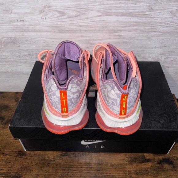 Nike LeBron 19 XIX Low Basketball Shoes - Men’s Size 6.5 //// Women’s Size 8 - Picture 5 of 9